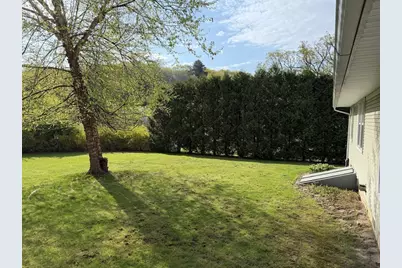 34 Bassett  Road, Holyoke, MA 01040 - Photo 37