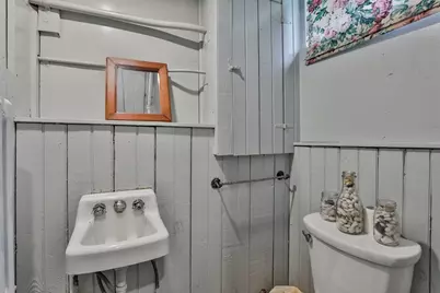 34 Abbott St, Beverly, MA 01915 - Photo 33