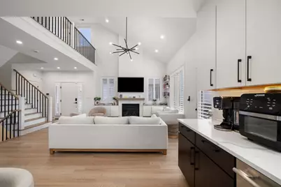 9 Johnson Pl #9, Newton, MA 02466 - Photo 5