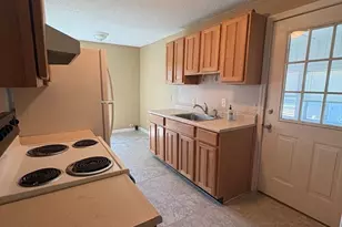 160 East St, Chicopee, MA 01020 - Photo 1