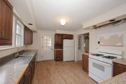 8 Crescent Hts, Fitchburg, MA 01420 - Photo 11