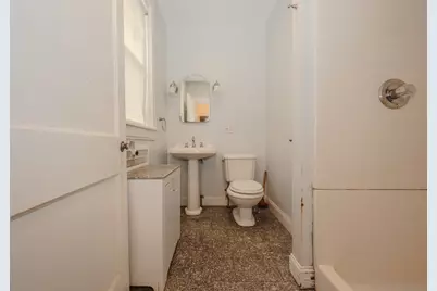 8 Crescent Hts, Fitchburg, MA 01420 - Photo 13