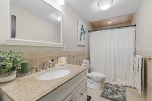 240 Grove St, Randolph, MA 02368 - Photo 15