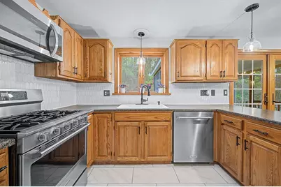 8 Thomas Dr, Franklin, MA 02038 - Photo 5