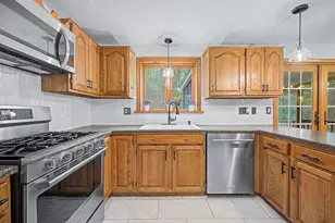 8 Thomas Dr, Franklin, MA 02038 - Photo 5