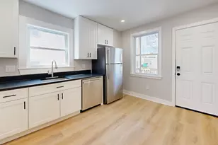 8 Curtis St, Boston, MA 02128 - Photo 27