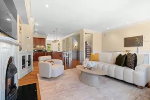 28 Rutland Sq, Boston, MA 02118 - Photo 3