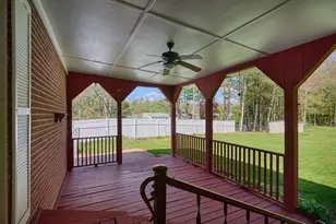 363 Cooley St, Springfield, MA 01128 - Photo 23