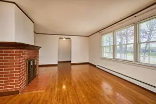 363 Cooley St, Springfield, MA 01128 - Photo 9