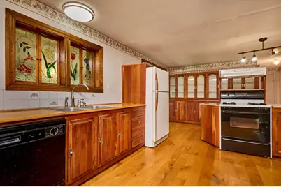 363 Cooley St, Springfield, MA 01128 - Photo 5