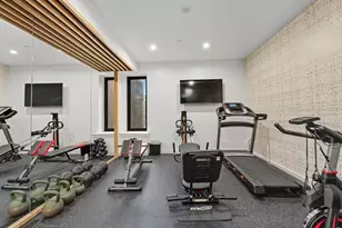 1618 Beacon St, Brookline, MA 02446 - Photo 13