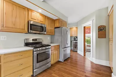 4263 Acushnet Ave, New Bedford, MA 02745 - Photo 9