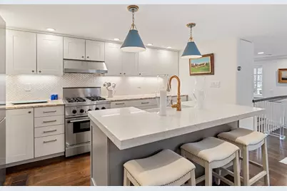 21 Branch Street, Boston, MA 02108 - Photo 5