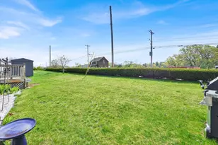 27 Somerset Rd, Chicopee, MA 01020 - Photo 5