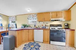 27 Somerset Rd, Chicopee, MA 01020 - Photo 23