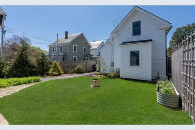 39 Topsfield Rd, Ipswich, MA 01938 - Photo 3