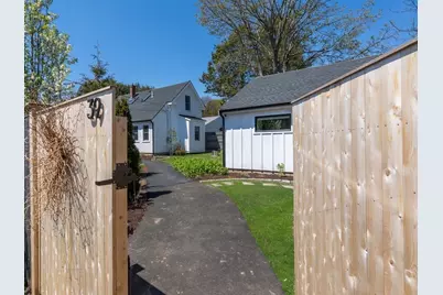 39 Topsfield Rd, Ipswich, MA 01938 - Photo 7
