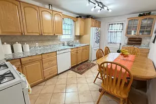 62 W Union St, Ashland, MA 01721 - Photo 7