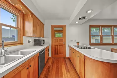 100 Hospital Ave, North Adams, MA 01247 - Photo 7