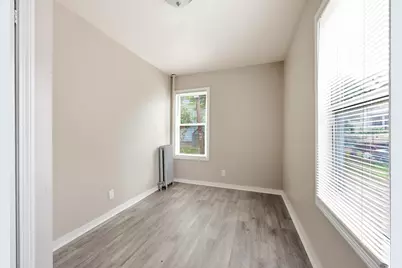 9 Owens Pl, Holyoke, MA 01040 - Photo 13