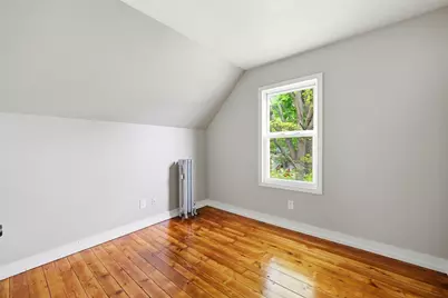9 Owens Pl, Holyoke, MA 01040 - Photo 11