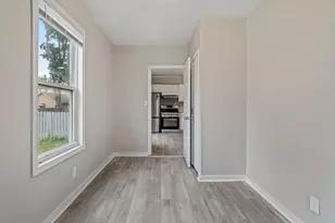 9 Owens Pl, Holyoke, MA 01040 - Photo 15