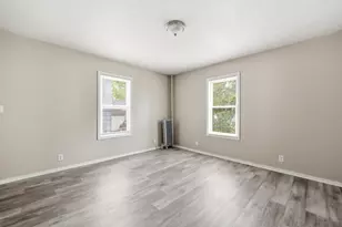 9 Owens Pl, Holyoke, MA 01040 - Photo 5