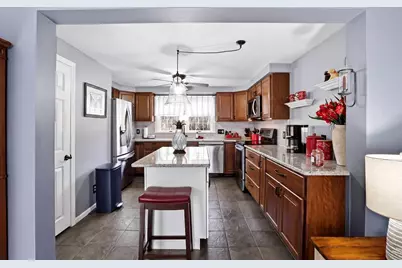 20 1/2 Webb St #2A, Middleton, MA 01949 - Photo 3