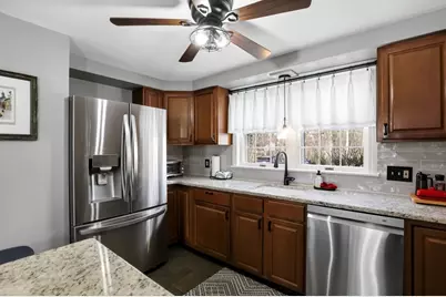 20 1/2 Webb St #2A, Middleton, MA 01949 - Photo 5