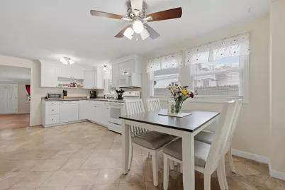 366 Mount Wayte Ave, Framingham, MA 01702 - Photo 9