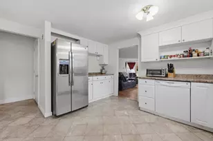 366 Mt Wayte Ave, Framingham, MA 01702 - Photo 11