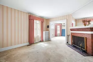 273 Rogers St, Lowell, MA 01852 - Photo 17