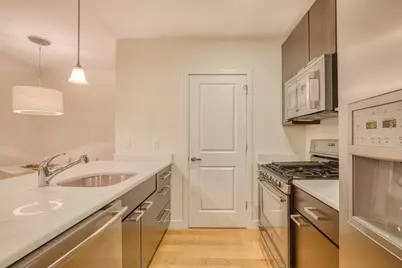 65 Beacon St #302, Somerville, MA 02143 - Photo 5