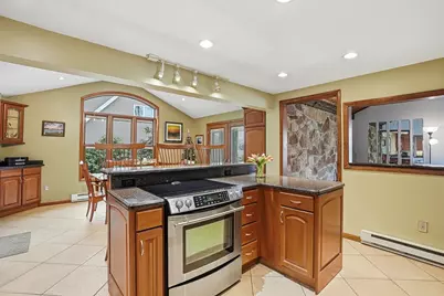 460 Lake Ave, Worcester, MA 01604 - Photo 9