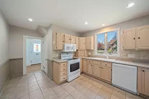 25 Hobart Ave, Braintree, MA 02184 - Photo 3