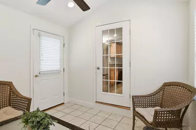 22 Rosedale Ave, Springfield, MA 01128 - Photo 15