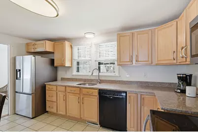22 Rosedale Ave, Springfield, MA 01128 - Photo 11
