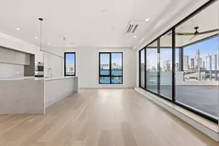 118 B St, Boston, MA 02127 - Photo 1