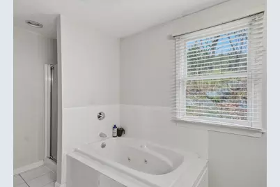 11 Roseanna Park Dr, Waltham, MA 02452 - Photo 33
