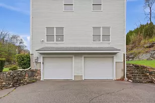 11 Roseanna Park Dr, Waltham, MA 02452 - Photo 37