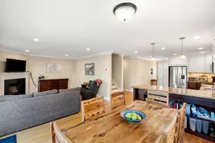 18 Hovey St, Newton, MA 02458 - Photo 7
