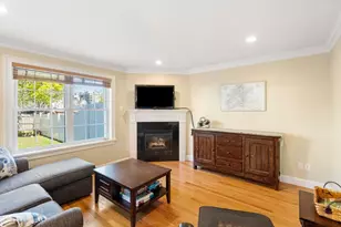18 Hovey St, Newton, MA 02458 - Photo 9