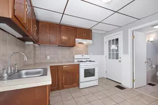 18 Chestnut St, Everett, MA 02149 - Photo 9