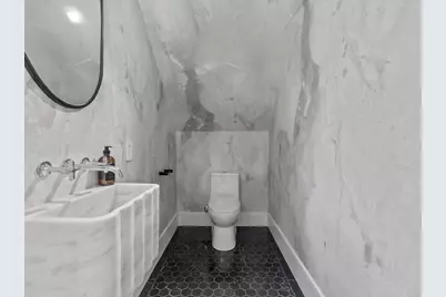 561 East Broadway, Boston, MA 02127 - Photo 13