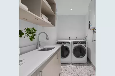 559 East Broadway, Boston, MA 02127 - Photo 29