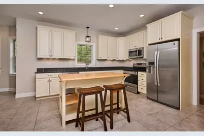 246 Hadley St, South Hadley, MA 01075 - Photo 7