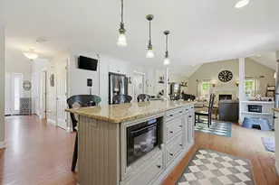 42 Shining Rock Dr, Northbridge, MA 01534 - Photo 3