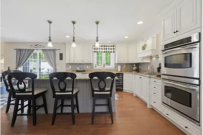 42 Shining Rock Dr, Northbridge, MA 01534 - Photo 5