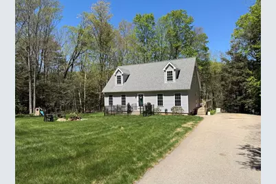 9 Lois Ln, Holland, MA 01521 - Photo 1