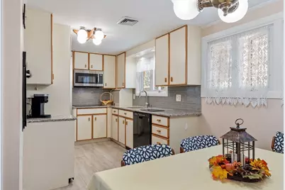 4 Anderson St, Peabody, MA 01960 - Photo 9